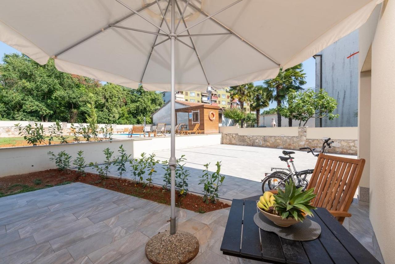 App Sandro With Common Pool Poreč Exterior foto