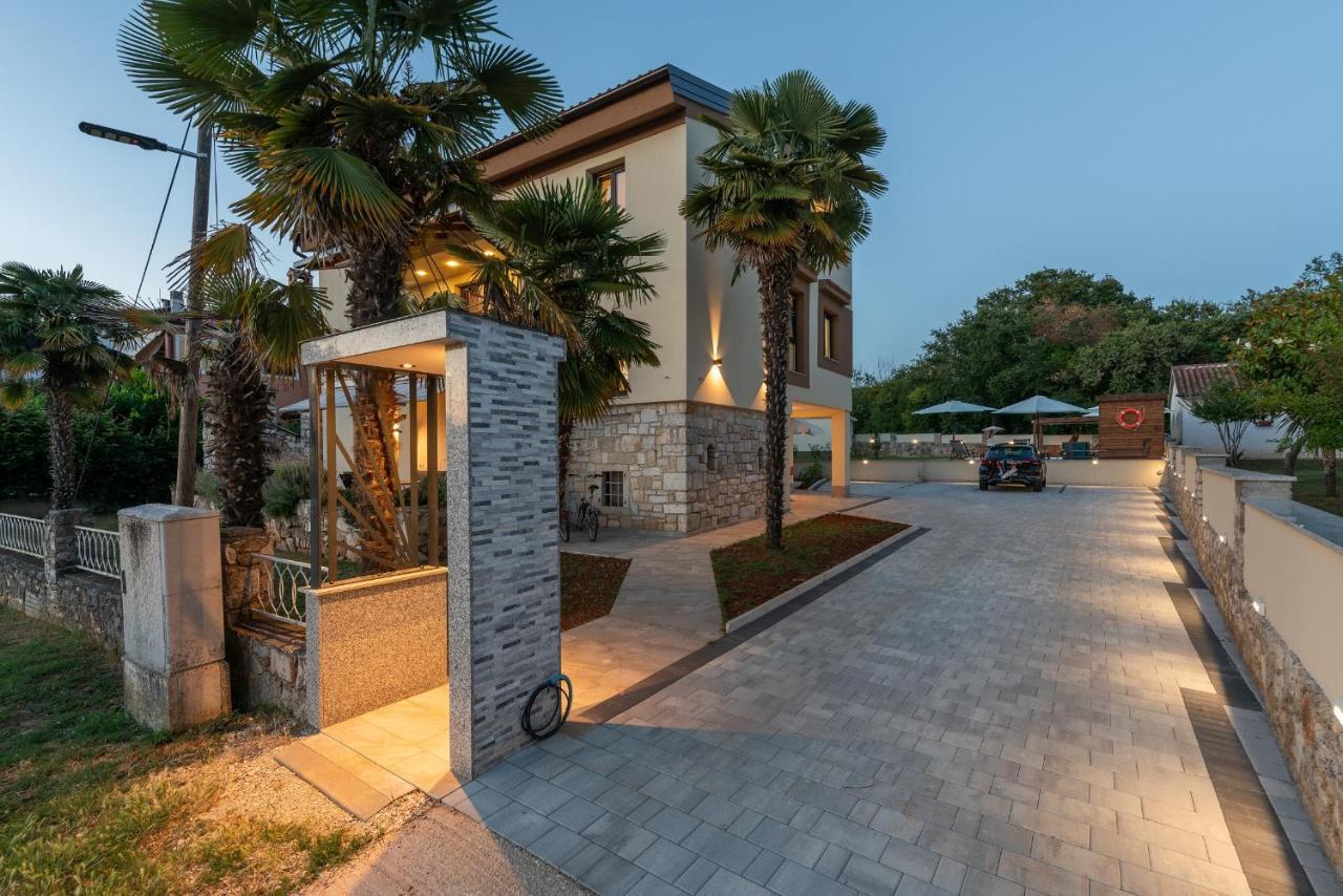 App Sandro With Common Pool Poreč Exterior foto